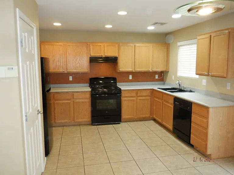 7920 Windhamridge Dr — Photo 4