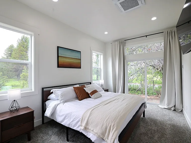 Primary Suite #1