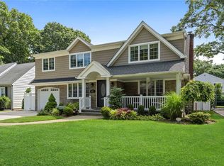 107 Winifred Dr, Merrick, NY 11566