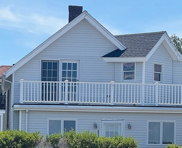 639 Quincy Shore Dr — Photo 2