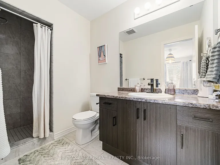 17 Southshore Cres — Photo 14