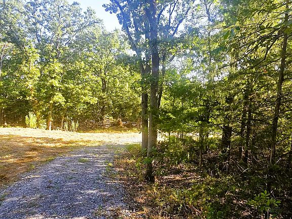 2nd image of 4273 Sawmill Rd