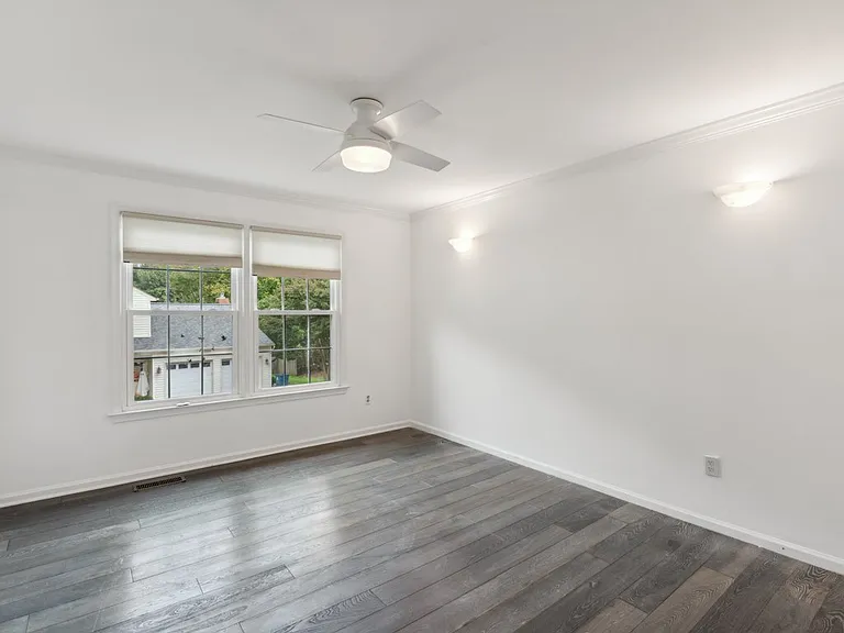 8403 Silverdale Ct — Photo 17