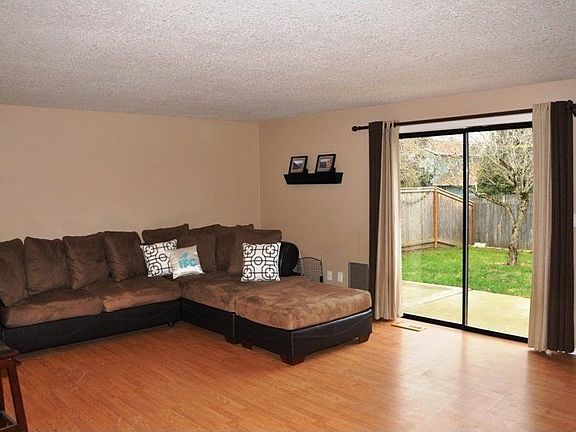 2nd image of 4349 SE Mason Hill Dr