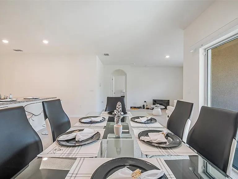 1126 Chichester Ct — Photo 24