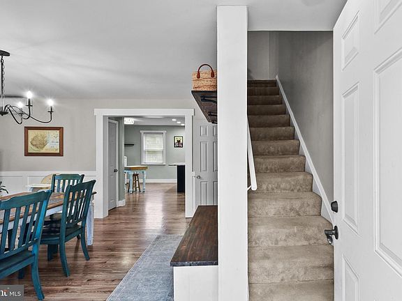 4th image of 1020 Dartmouth Rd