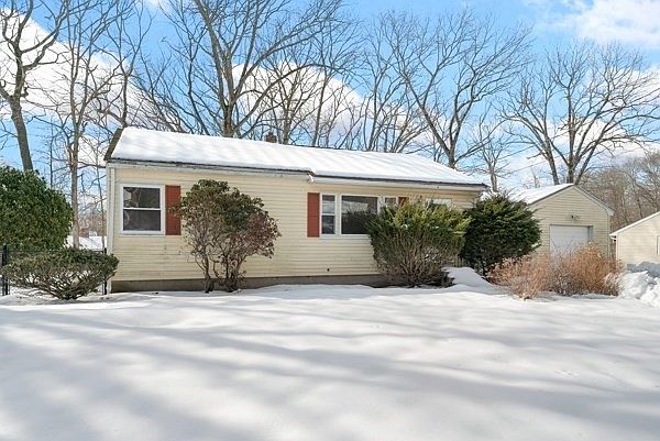 1st image of 18 Laurelton Dr