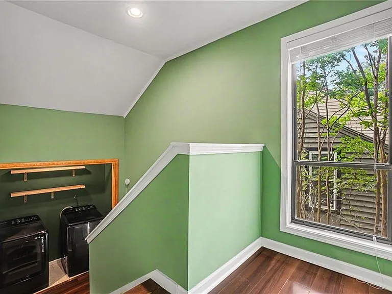 1006 Creatwood Cir SE — Photo 11