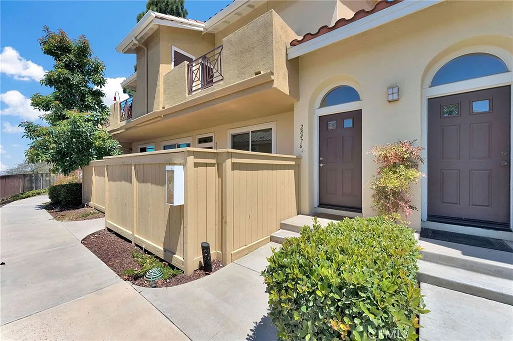 2 bed, 1003 sqft, $3,000 — Photo 1