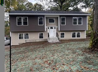 15 Old Oak Rd, Norwich, CT 06360