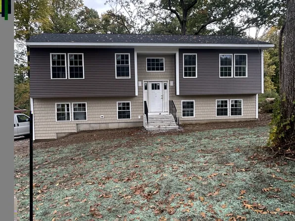 15 Old Oak Road, Norwich, CT 06360