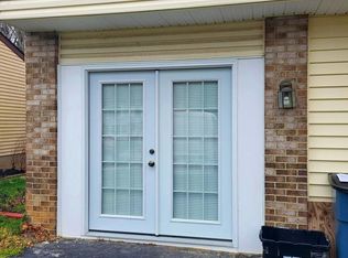 8102 Winter Blue Ct, Springfield, VA 22153