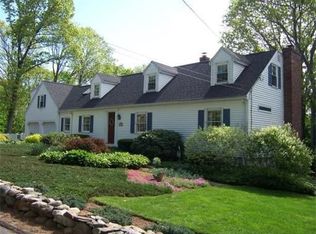 38 Barton Hill Rd, Chelmsford, MA 01824