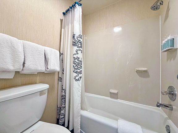 2nd image of 600 W Swedesford Rd #1123