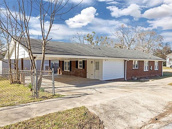 3rd image of 1729 Spring St NE