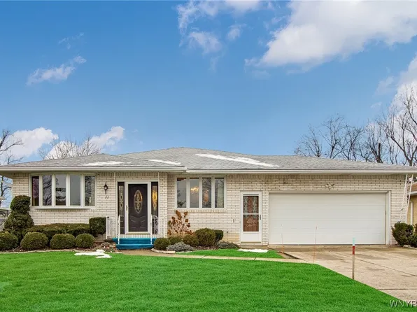 22 Bobby Dr, Depew, NY 14043