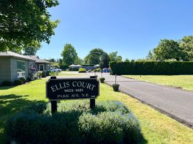 1403 1421 Park Ave NE