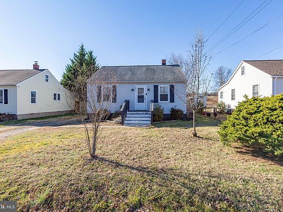 3rd image of 222 Marion St