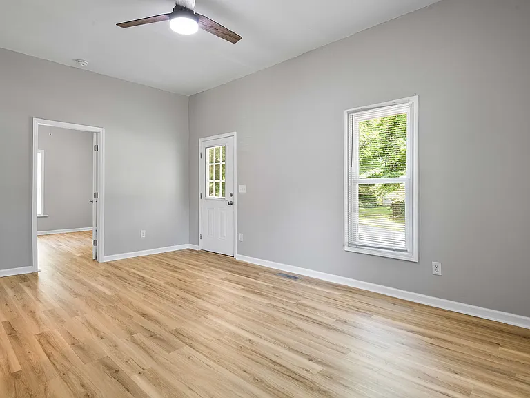 1586 3rd Street Dr NE — Photo 7
