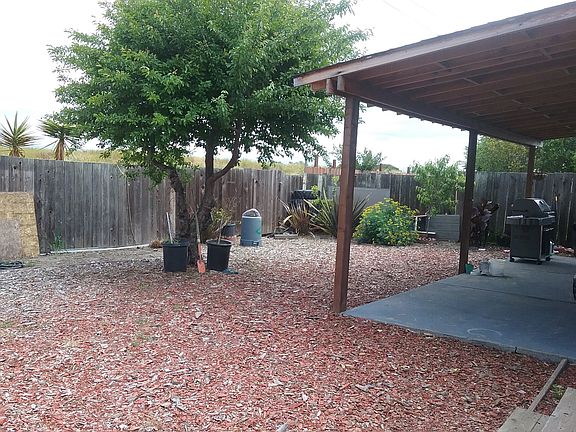 5th image of 1352 Camellia Dr