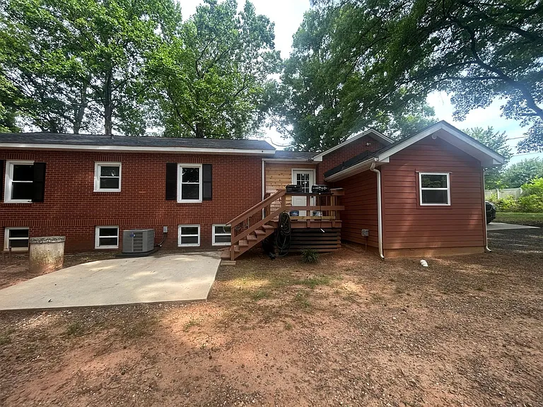 2048 Quiet Ln — Photo 11