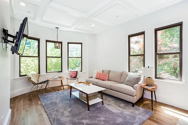 4 bed, 3.5 bath, 1699 sqft, $10,000 — Photo 3
