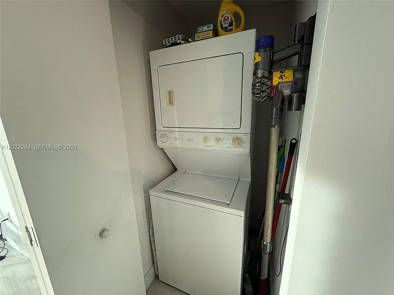 92 SW 3rd St #3709 — Photo 15