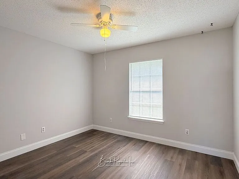 2520 Southern Oaks Dr — Photo 19