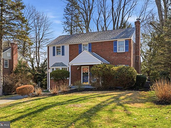 3rd image of 514 Kingston Rd