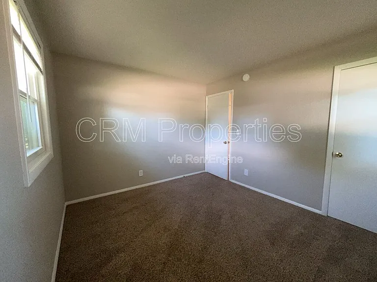 900 Miami Blvd — Photo 16