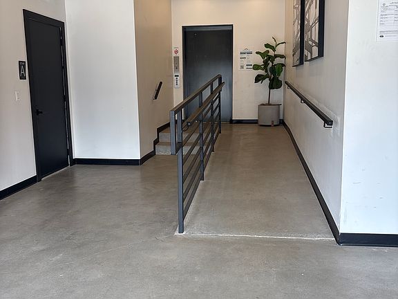 3rd image of 276 Duncan Ave #5
