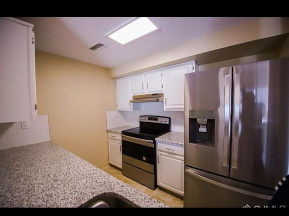 2nd image of 1402 Aspen Dr #1402