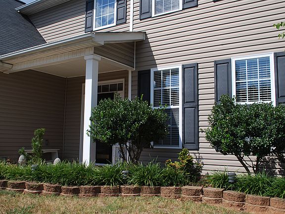 2nd image of 819 Croftwood Dr