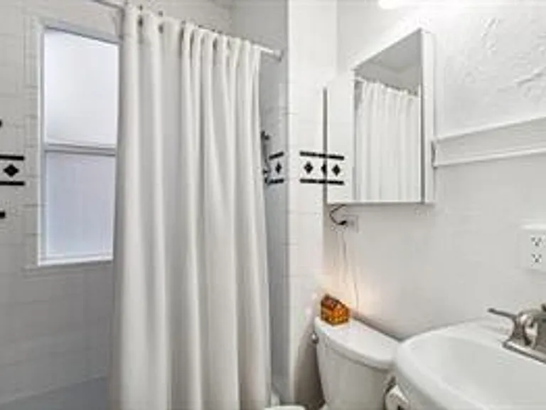 410 Roosevelt St — Photo 10