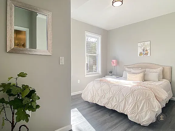 93 Roosevelt Ave #3L — Photo 11