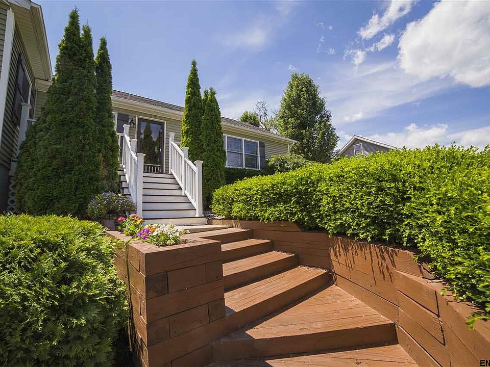 1st image of 44 Lancelot Dr