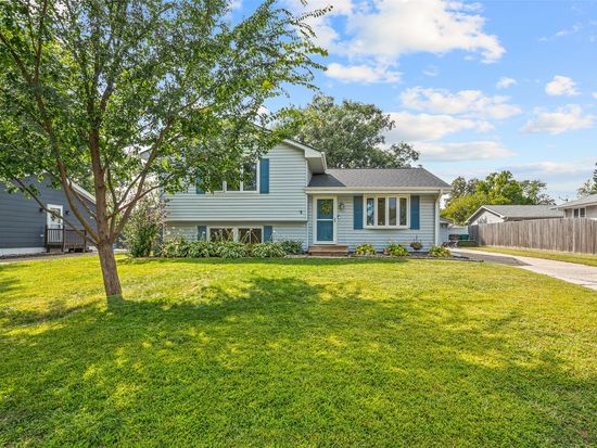 308 11th Ave NW, Altoona, IA 50009