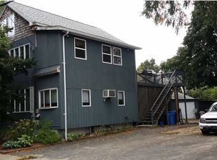 8 Sumner Ave, Cranston, RI 02920