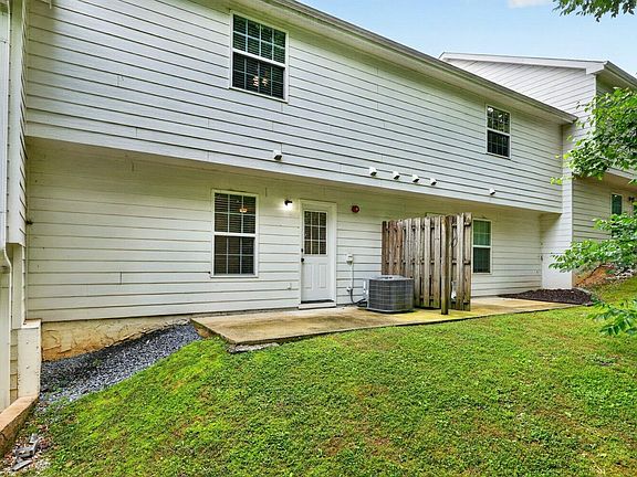 5th image of 1125 Maple Tree Ln