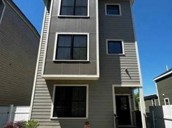 17 Centre St, Roxbury, MA 02119