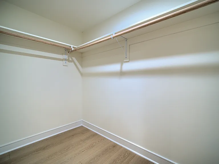 801 E 84th Pl — Photo 8