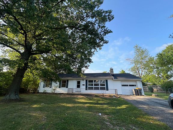 2nd image of 1814 E Southdowns Dr