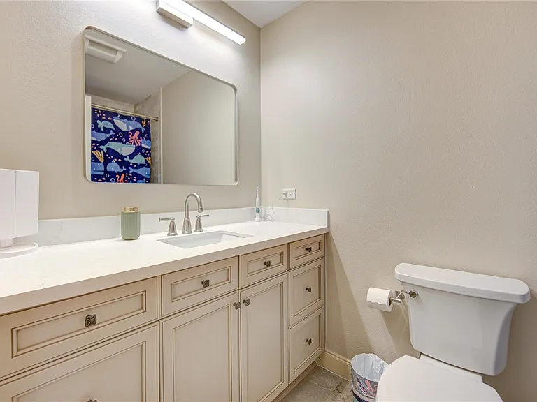 239 Litchfield Ln — Photo 20
