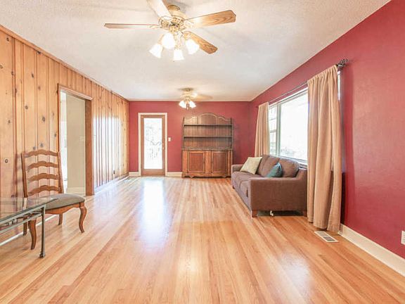5th image of 1111 Roselawn Dr