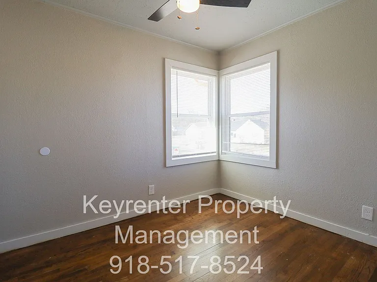 E Independence St Fourplex — Photo 12