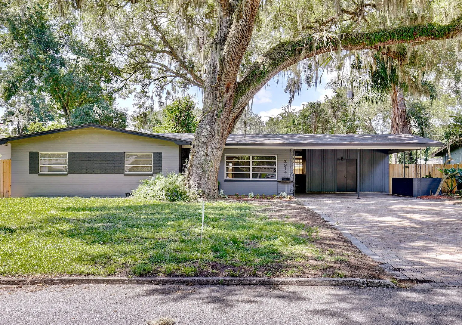 Beautiful 3 bed 2 bath Available for RENT in desirable Conway area of Orlando! — Photo 1