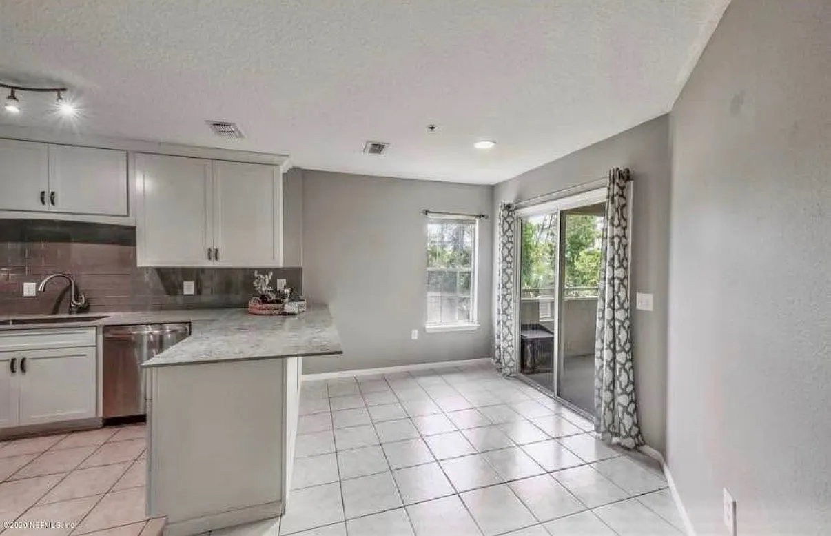 2 bed, 1156 sqft, $1,950 — Photo 1