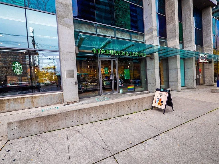 38 Grenville St #1009 — Photo 22