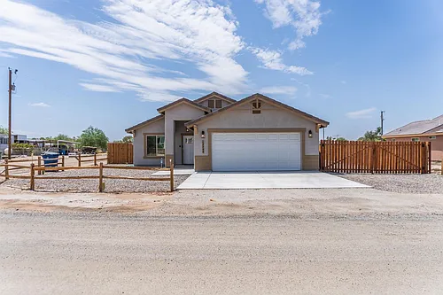 12744 E 42nd Pl Photo 1