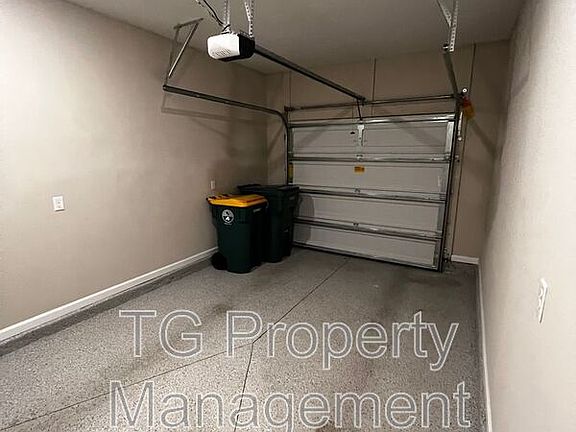 5th image of 12681 Josslyn Ln